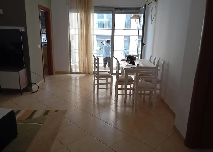 Sina Appartamento in condominio Tirana